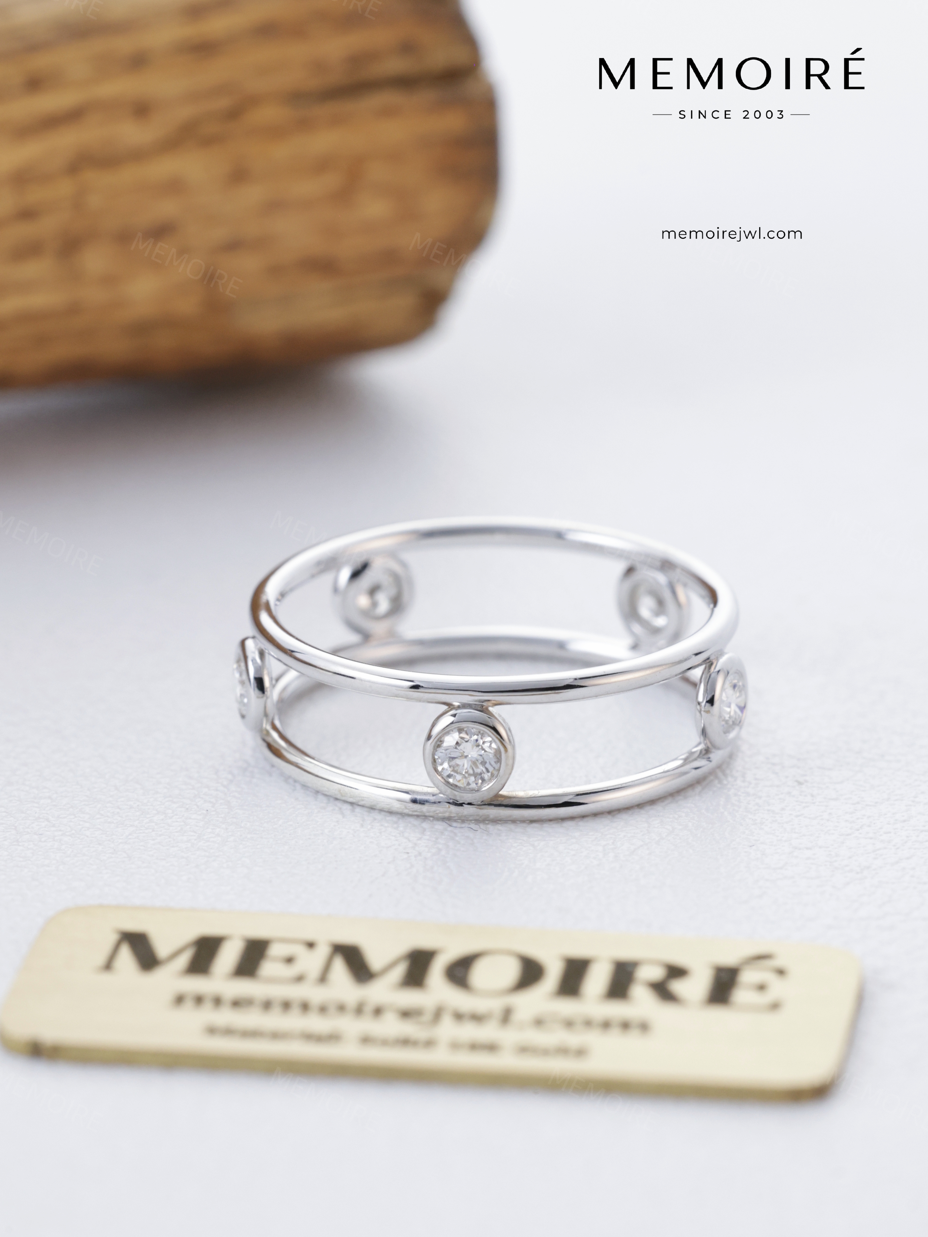 MEMOIRÉ 18K White Gold Bubble Ring